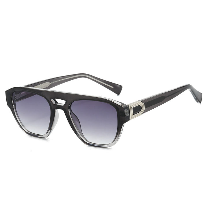 Dame Designer-solbrille med moderne, kantete ramme og gradient Luvikno