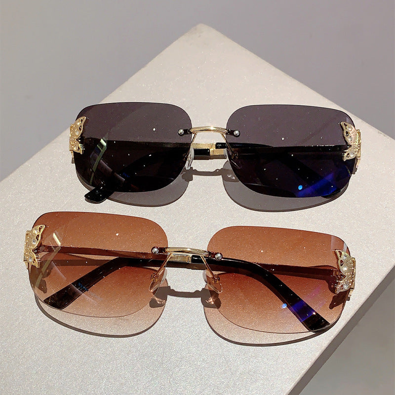 Dame moteriktig solbrille med filigran sommerfugldesign og beskyttende glass Luvikno