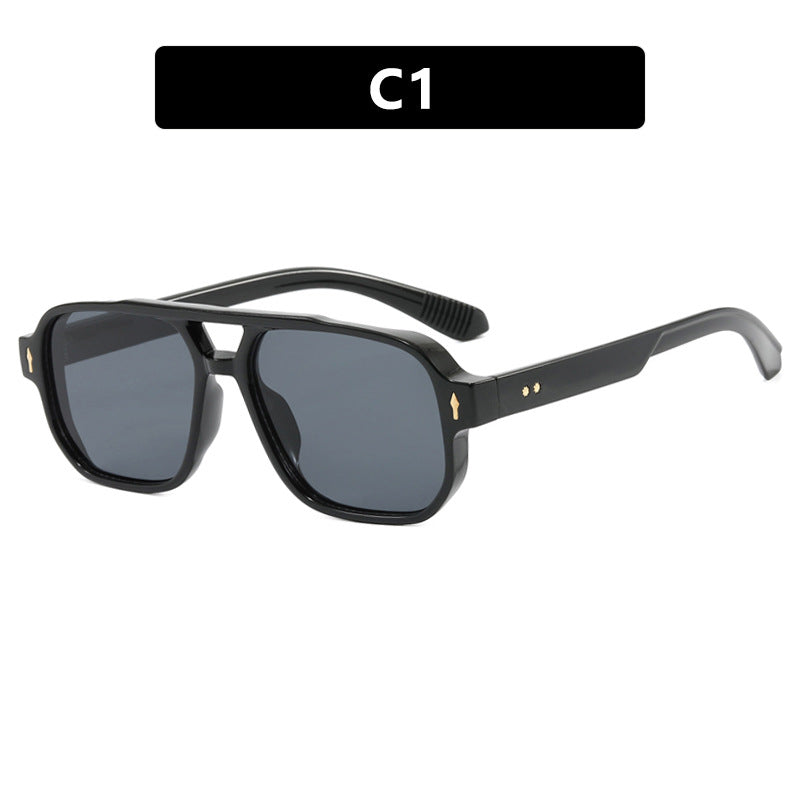 Dame moterik kvadratisk solbrille med luksuriøse detaljer Luvikno