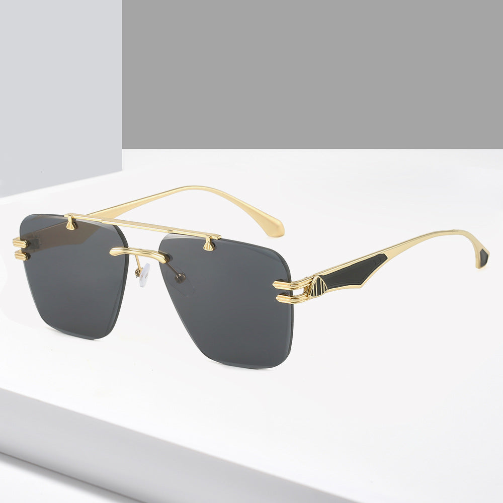 Dame Designer-solbrille i ekstravagant ramme Luvikno