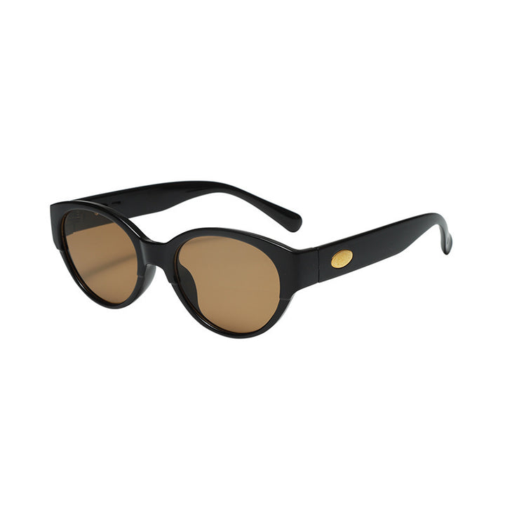 Dame moteriktig retro solbrille i moderne stil Luvikno