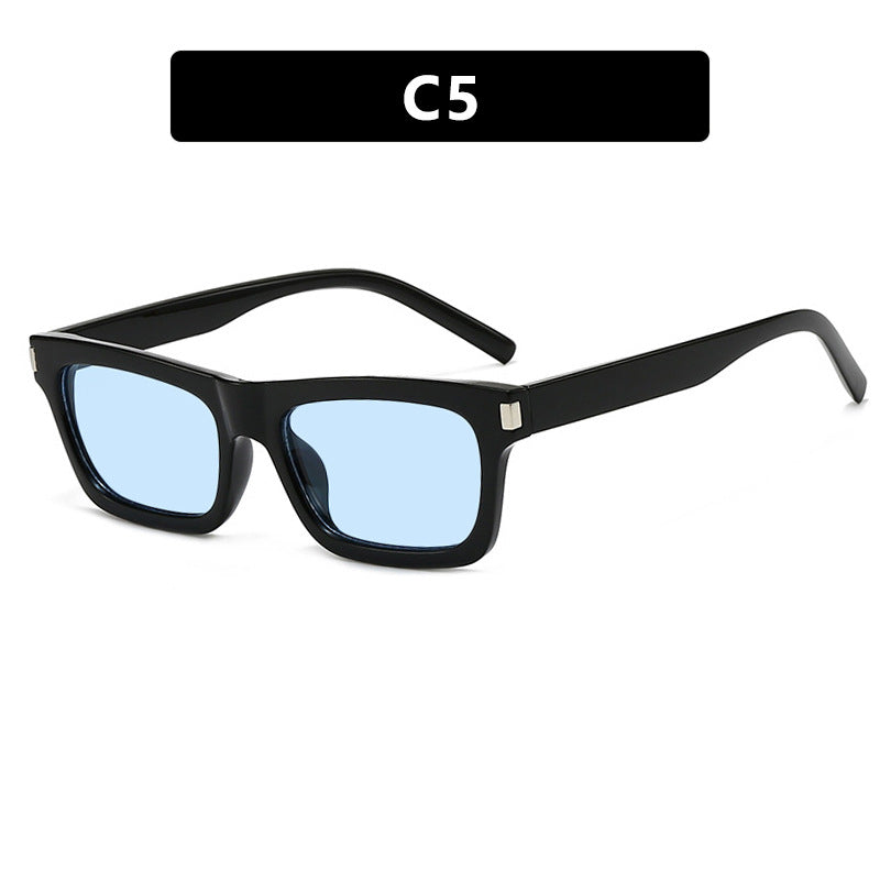 Dame kvadratisk solbrille med transparente linser og stillegant design Luvikno