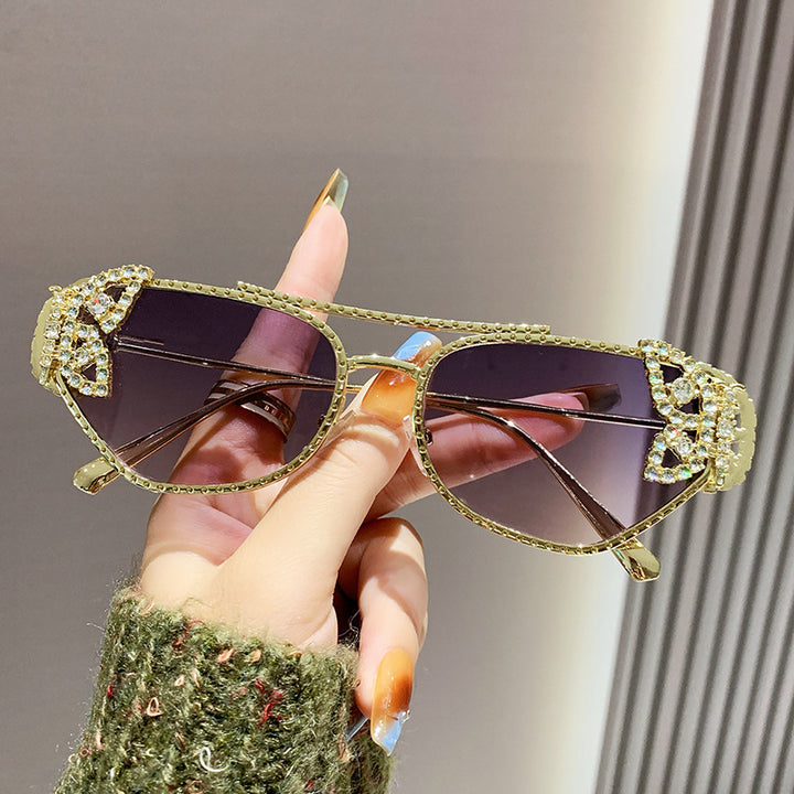 Dame luksus solbrille med elegant sommerfugl-detalj Luvikno