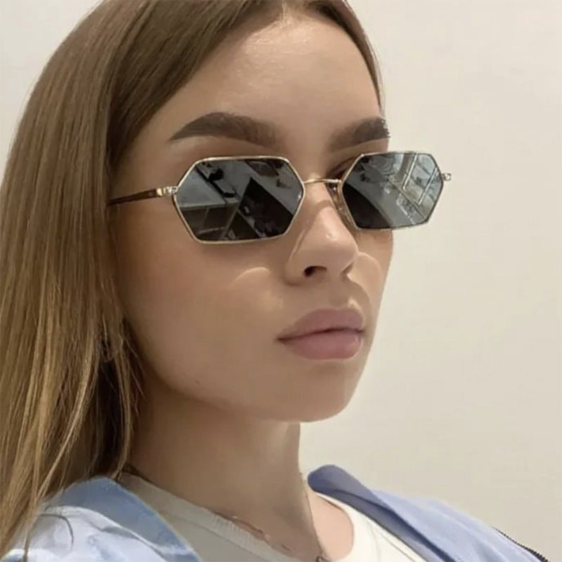 Dame hexagonal solbrille med elegant metallramme og UV-beskyttelse Luvikno