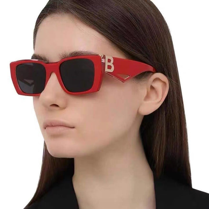 Dame trendy solbriller med markant design Luvikno