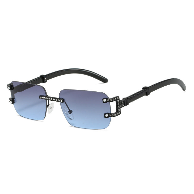 Dame designer solbrille med unik smykkedetalj Luvikno