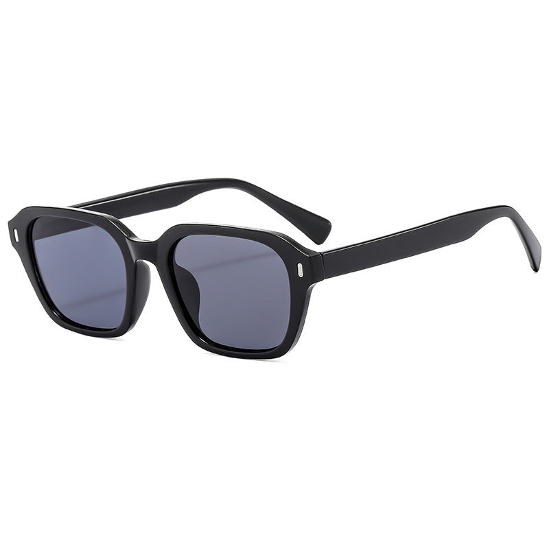 Dame Firkantet solbrille med stilfull gjennomsiktig ramme og UV-beskyttelse Luvikno