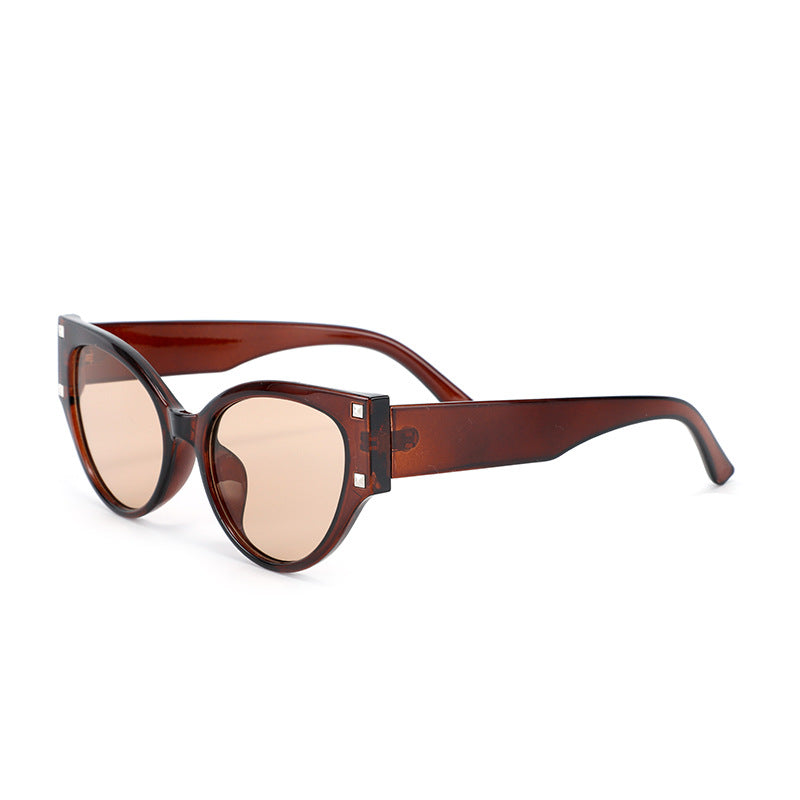 Dame trendy Cat-Eye solbriller med glamorøse aksenter Luvikno