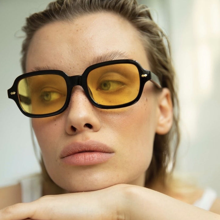 Dame kvadratisk solbrille med stilig og robust ramme Luvikno