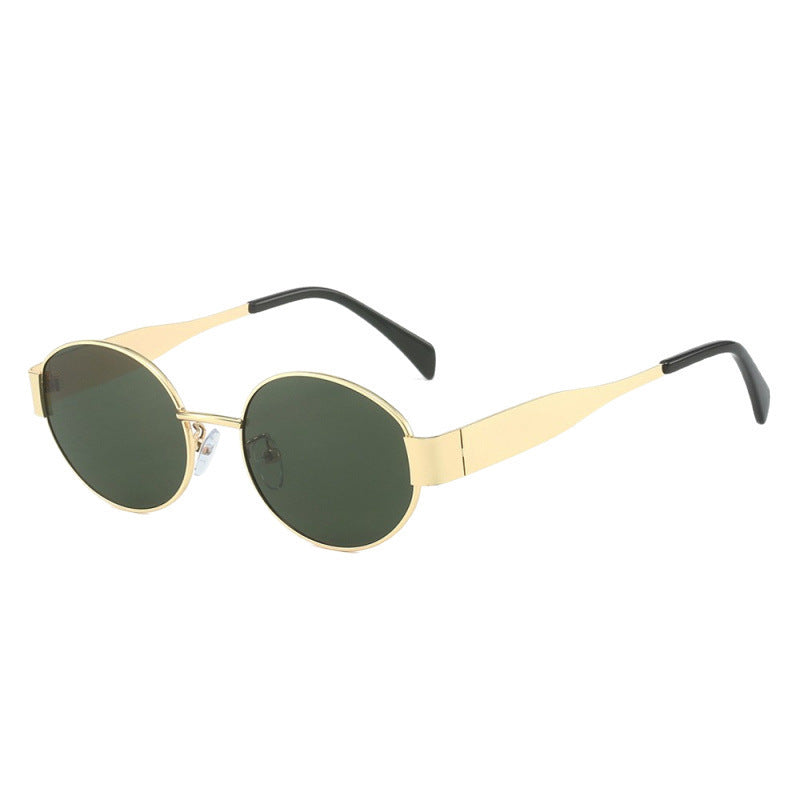 Dame moteriktig solbrille med elegant metallramme Luvikno
