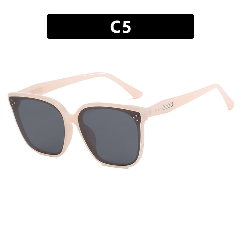 Dame moderne oversized solbrille med elegant, bred ramme Luvikno