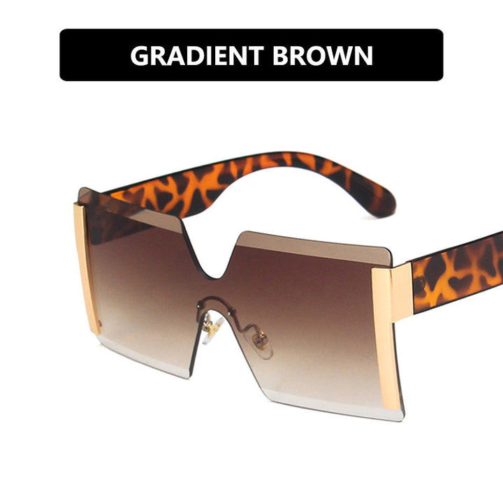 Dame futuristisk oversized solbrille med markant design Luvikno