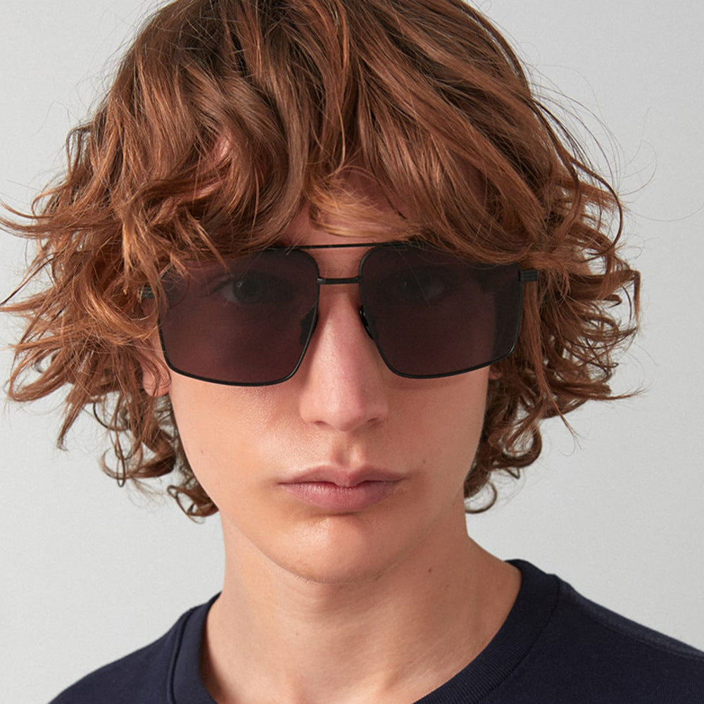 Damer moteriktig solbrille i geometrisk design Luvikno