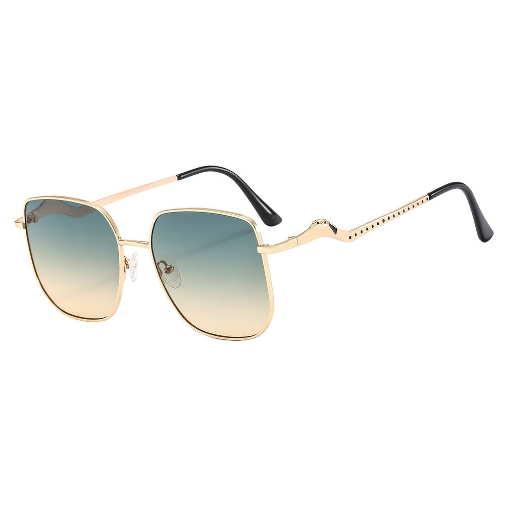 Dame firkantet designer solbrille med dekorative aksenter Luvikno
