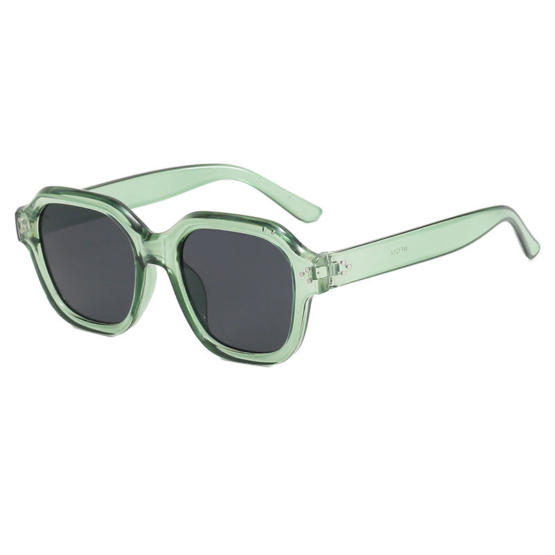 Dame moteriktig firkantet solbrille med speilende glass Luvikno