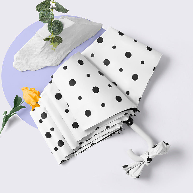 Dame sammenleggbart paraply med elegant hjerte-design Luvikno