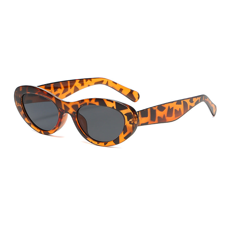 Dame moteriktig solbrille i elegant cat-eye stil Luvikno
