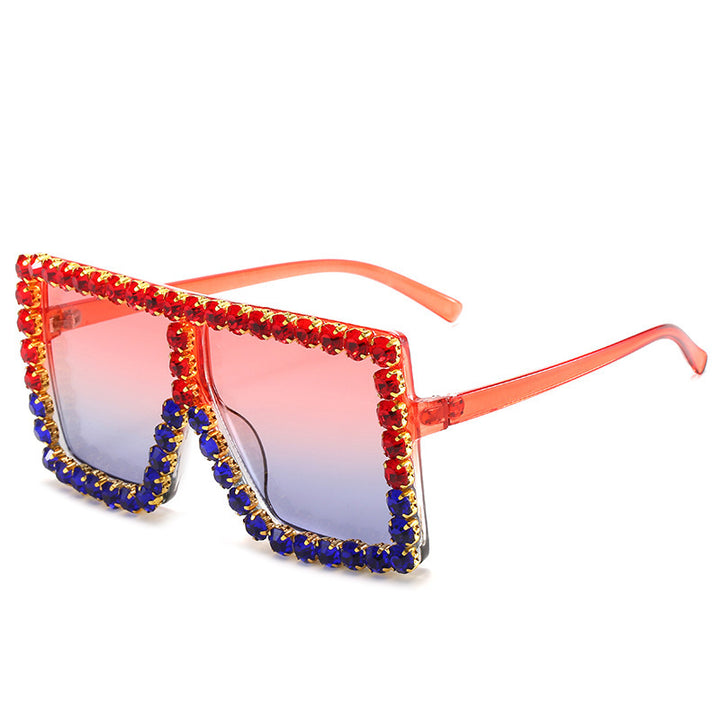 Dame moteriktig solbrille med strassdekorsjon Luvikno