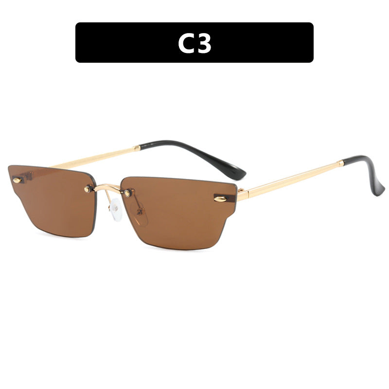 Dame geometrisk solbrille med filigranramme og transparente glass Luvikno