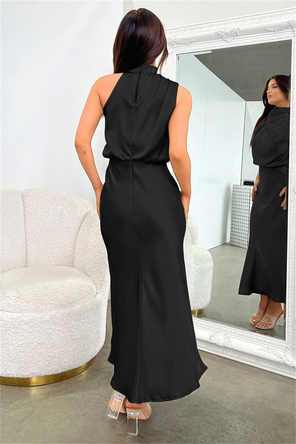 Luvik | Elegant Satin-Midiopas mekko Halterneck