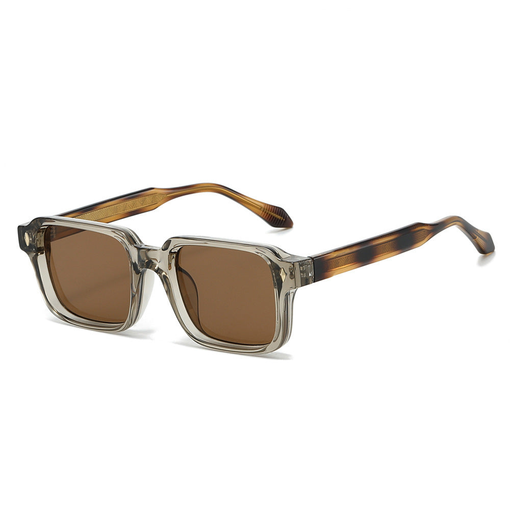 Dame solbrille i moderne kvadratisk design fra Luvikno