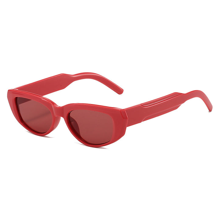 Dame moteriktig solbrille i cat-eye stil med eksentrisk silhuett Luvikno