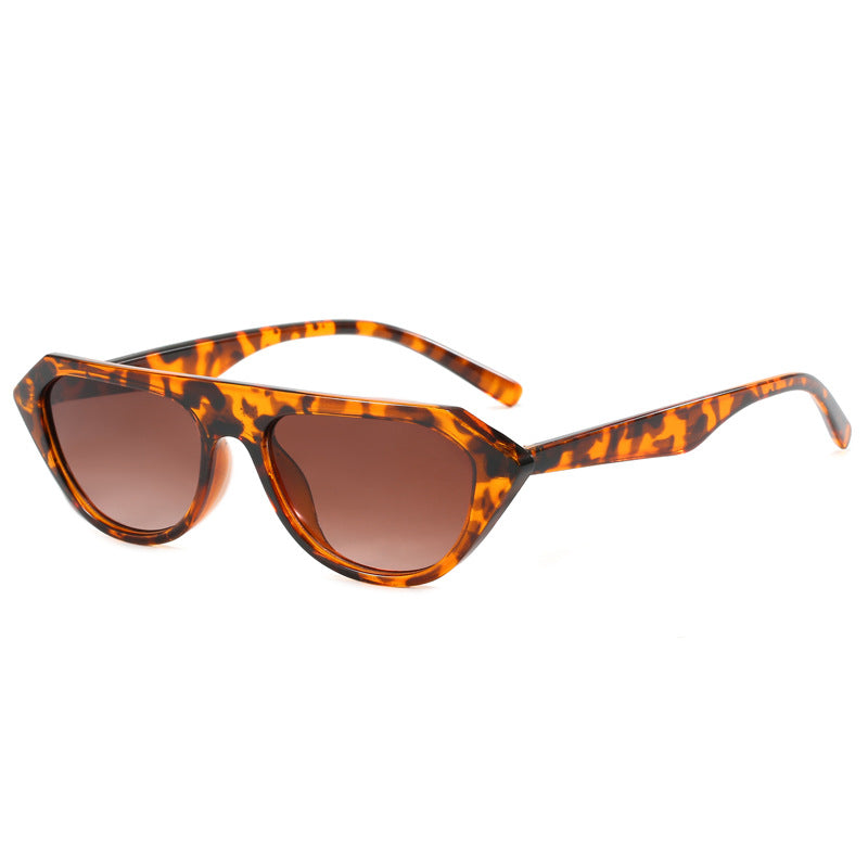 Dame moteriktig asymmetrisk solbrille Luvikno