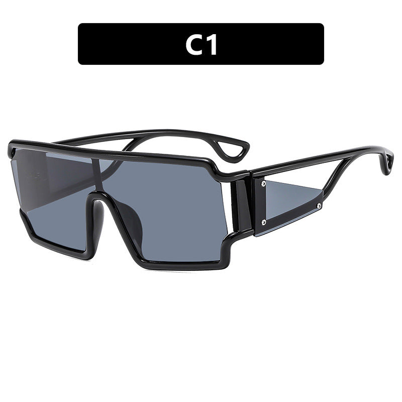 Dame moteriktig sports solbrille med futuristisk design Luvikno