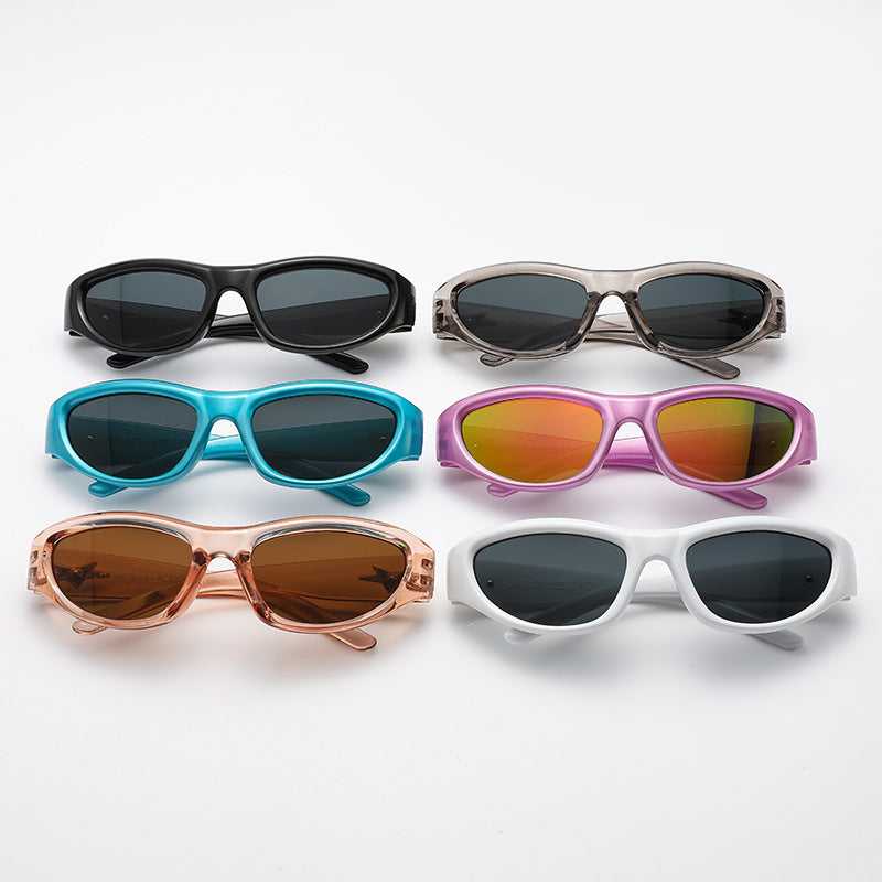 Dame moteriktig solbrille med stilig kattøy-design Luvikno