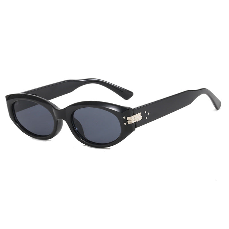 Dame moteriktig solbrille i elegant retrostil Luvikno