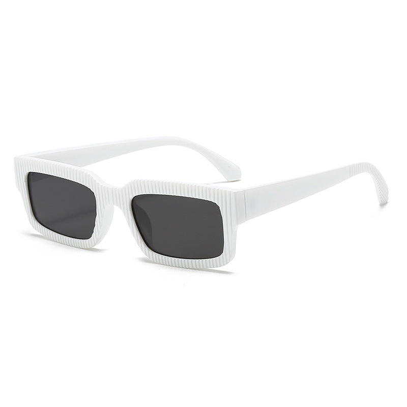 Dame moteriktig solbrille med geometrisk ramme Luvikno