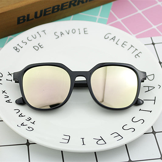 Dame moterik solbrille i elegant, åttekantet design Luvikno