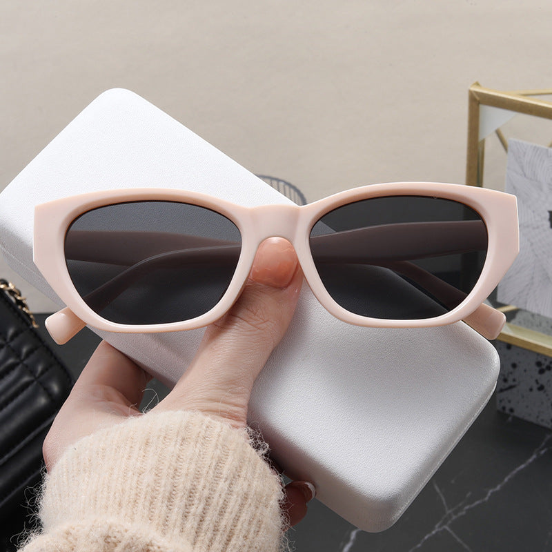 Dame Cat-Eye solbriller med stilfull ramme og UV-beskyttelse Luvikno