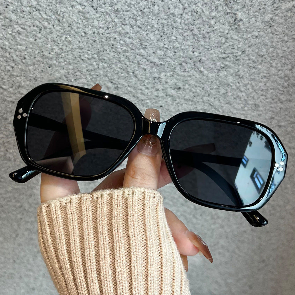 Dame moteriktig oversized solbrille i elegant design Luvikno