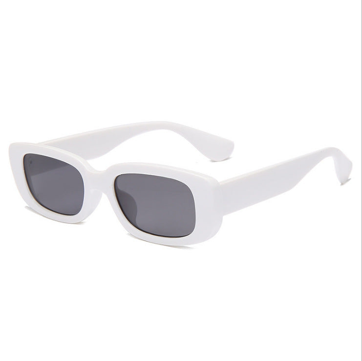 Dame moteriktig solbrille med trendy havskjell-design Luvikno