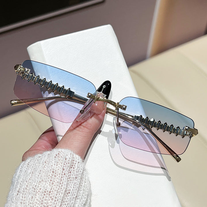 Dame elegant og moteriktig brille Luvikno