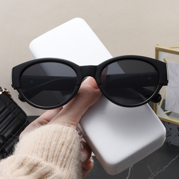Dame Cat-Eye solbriller med eksotisk design og robust ramme Luvikno