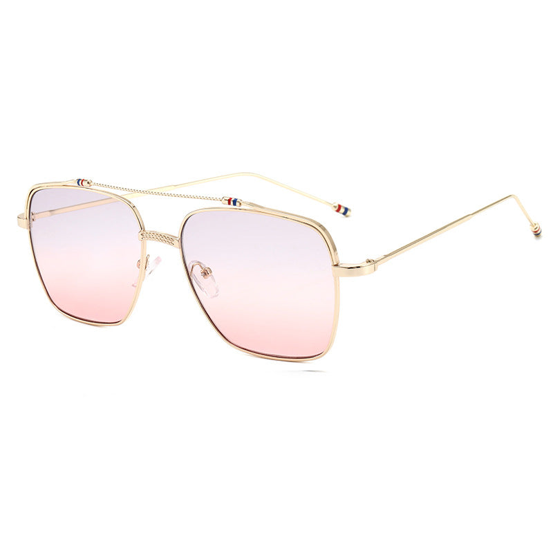 Dame moteriktig buet brille med smal metallramme Luvikno