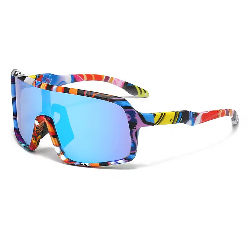 Dame fashion solbrille i futuristisk design med store glass Luvikno