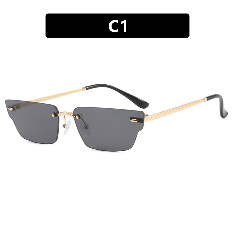 Dame geometrisk solbrille med filigranramme og transparente glass Luvikno