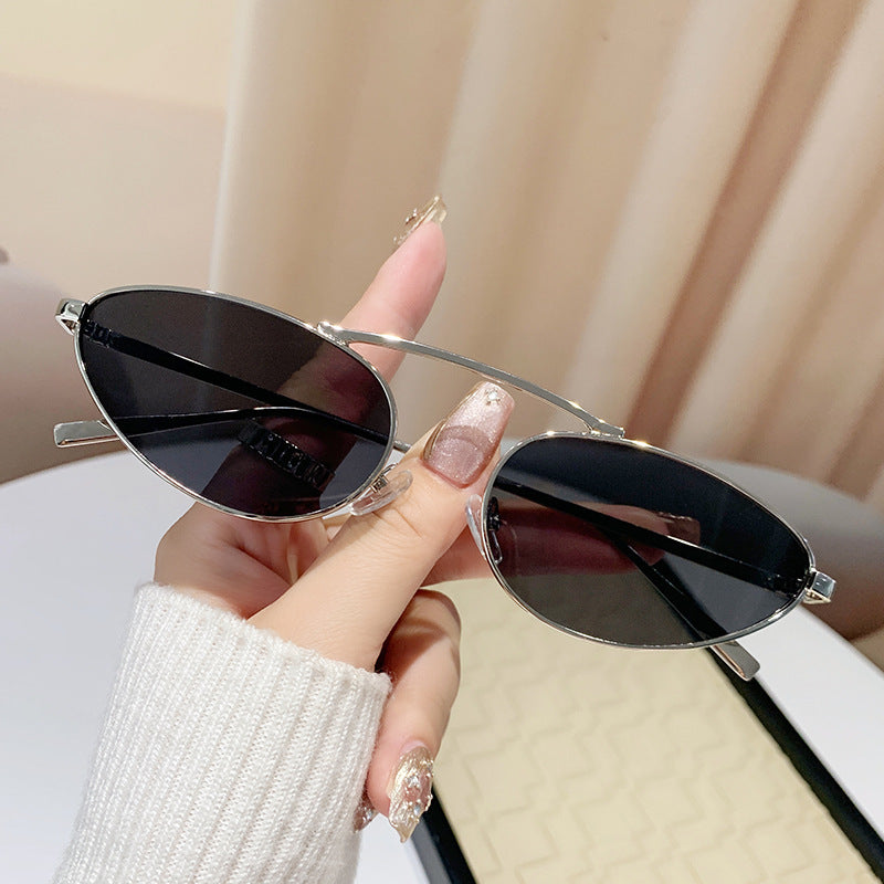 Dame modische solbrille i elegant ovaldesign Luvikno