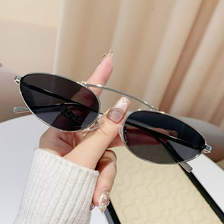 Dame modische solbrille i elegant ovaldesign Luvikno