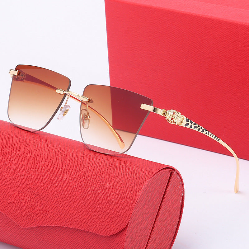 Dame Geometrisk Solbrille med elegant gullfarget detalj Luvikno