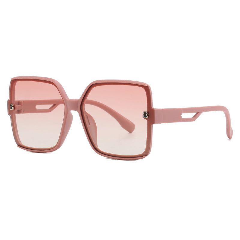Dame moteriktig oversized solbrille med ekstravagante aksenter Luvikno
