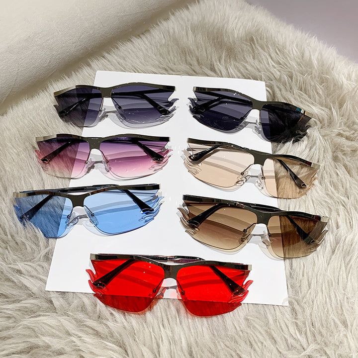 Dame trendy solbrille med innovativ flammeinnramming Luvikno