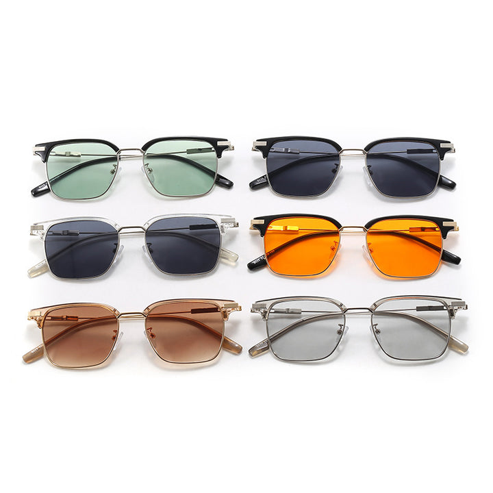 Dame kvadratisk solbrille med lett metallramme og brede stenger Luvikno