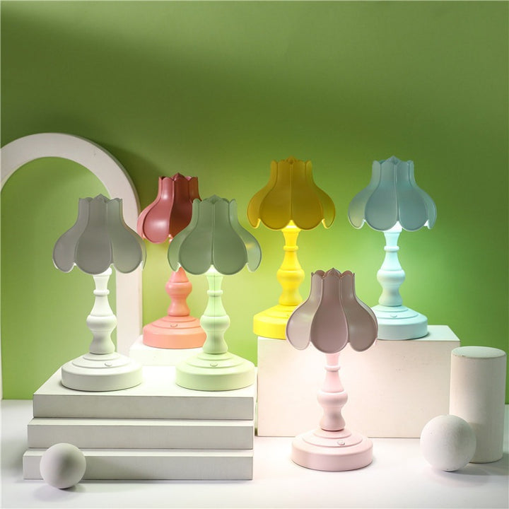 Unisex Dekorativ bordlampe i blomsterformet design Luvikno