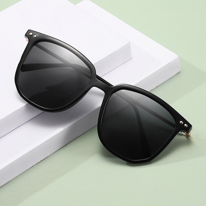 Dame moteriktig oversized solbrille med robust ramme og UV-beskyttelse Luvikno