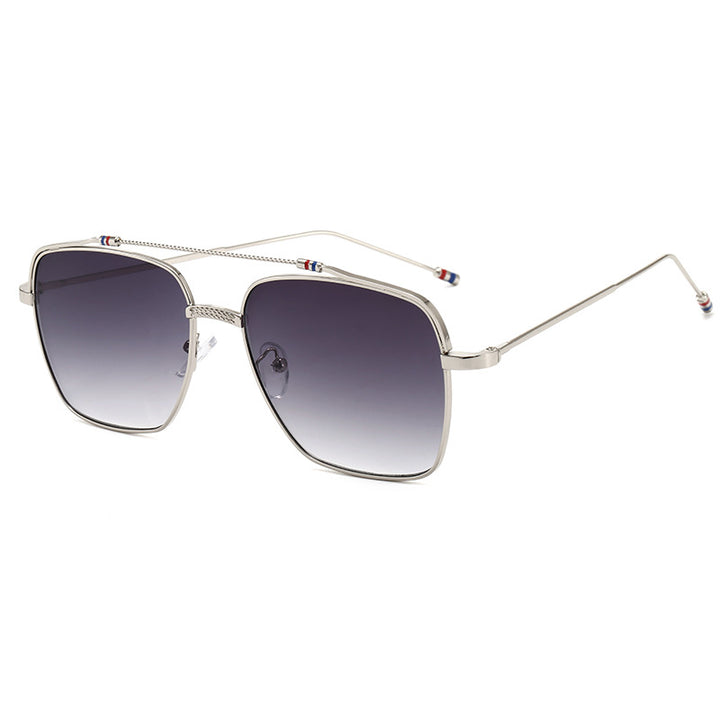 Dame moteriktig buet brille med smal metallramme Luvikno