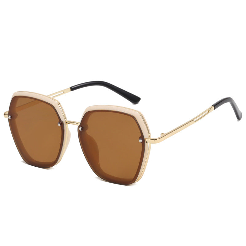 Dame Mote Oversized-solbriller med elegant rammestruktur Luvikno